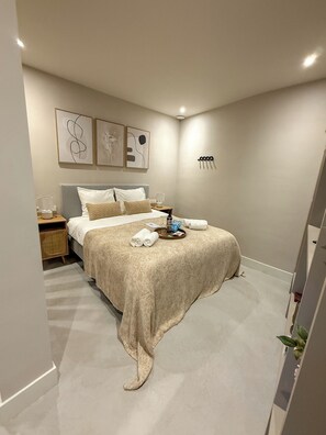 In-room safe, desk, iron/ironing board, travel cot