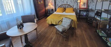 1 bedroom, iron/ironing board, bed sheets