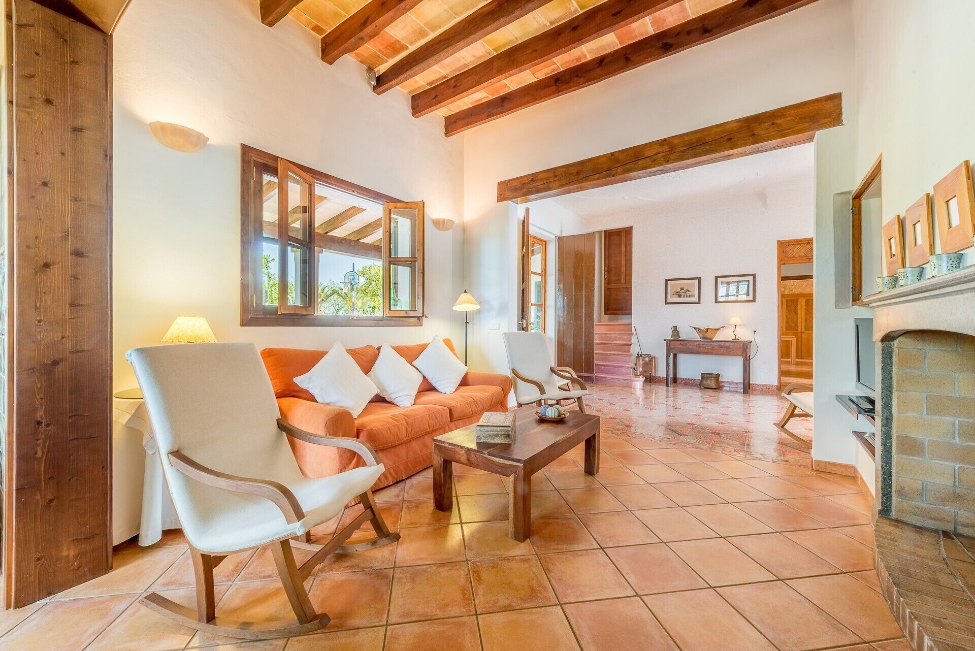 Fernseher, Tischtennisplatte