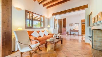 Fernseher, Tischtennisplatte