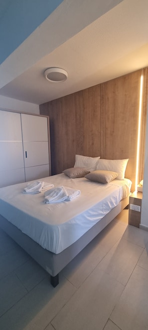1 bedroom, iron/ironing board, free WiFi, bed sheets