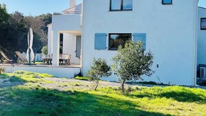 Exterior - Large family home with swimming pool and air conditioning, suitable for children. (Viols-le-Fort)