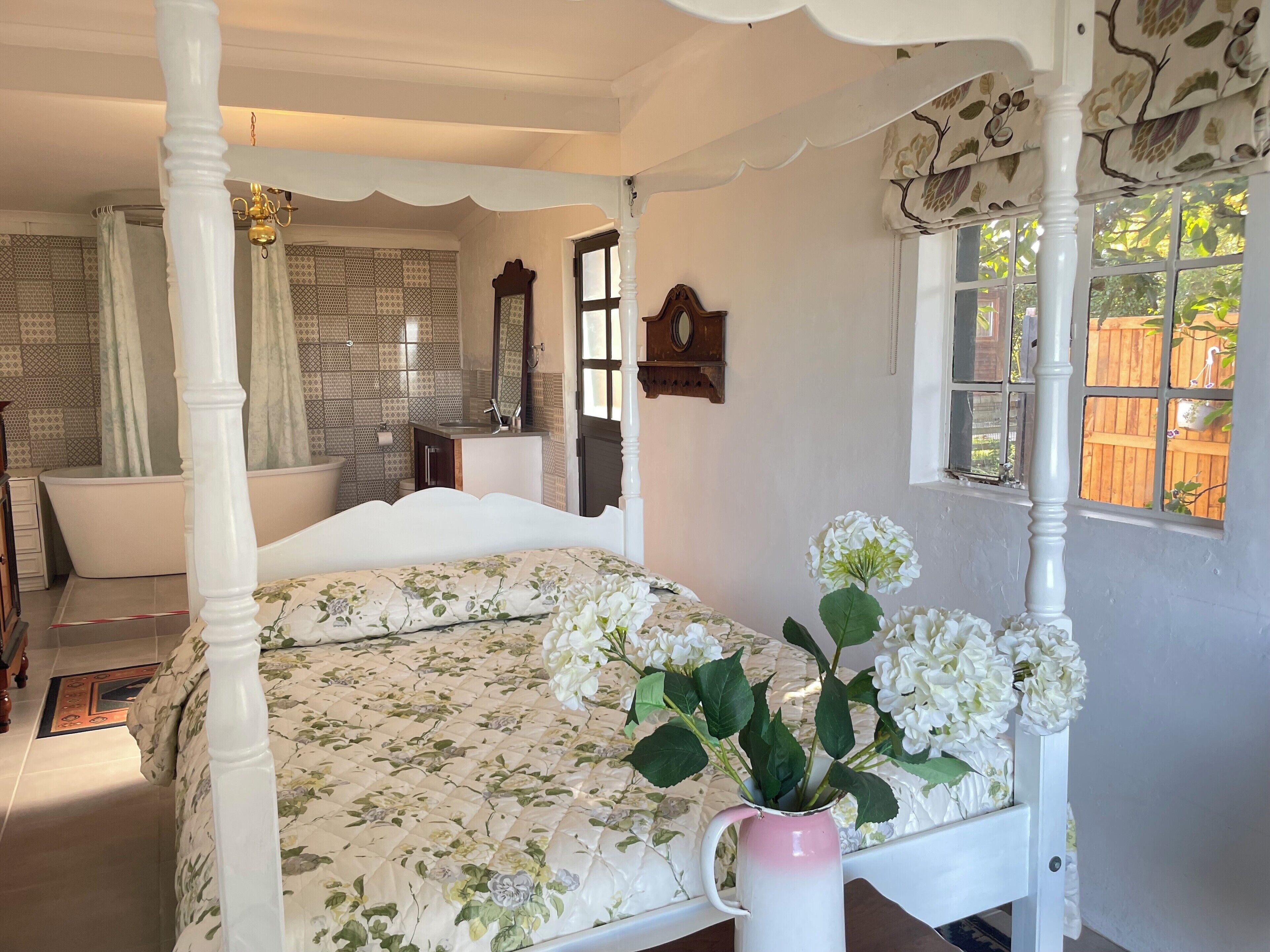 1 chambre, fer et planche à repasser, draps fournis