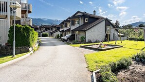 Property grounds - Central Apartment with a View (Voss)