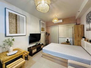Iron/ironing board, Internet, bed sheets, wheelchair access