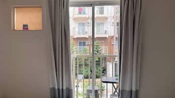 1 bedroom, Internet, bed sheets, wheelchair access
