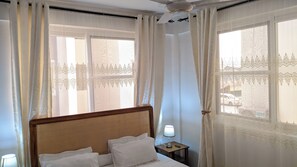 3 dormitorios, tabla de planchar con plancha, Internet y ropa de cama