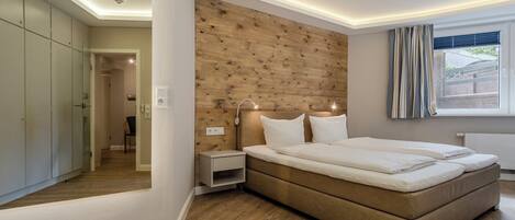 2 bedrooms, desk, iron/ironing board, free WiFi