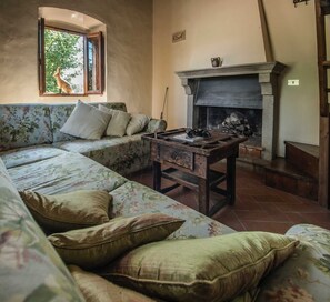 Fernseher, Kamin, Arbeitsbereiche