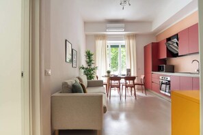 TV, offices - w*| Sophisticated 3BR w/ AC near Milan Center (Milano)