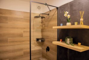 Shower, hair dryer, towels - w* | Remarkable 1BR in San Isidro (San Isidro)