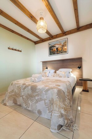 2 bedrooms, Internet, bed sheets, wheelchair access - Les Ti Kaz d'Auguste ★★★ - The Lawyer II (Les Avirons)