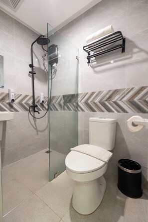 Bathroom - Maharlika City Inn  (Bacolod)