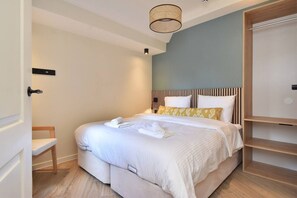 1 bedroom, desk, iron/ironing board, WiFi