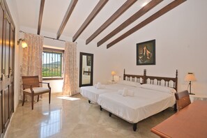 5 chambres, fer et planche à repasser, Wi-Fi gratuit, draps fournis