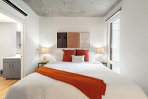 4 soverom, strykejern/-brett, reiseseng for barn og wi-fi (inkludert)