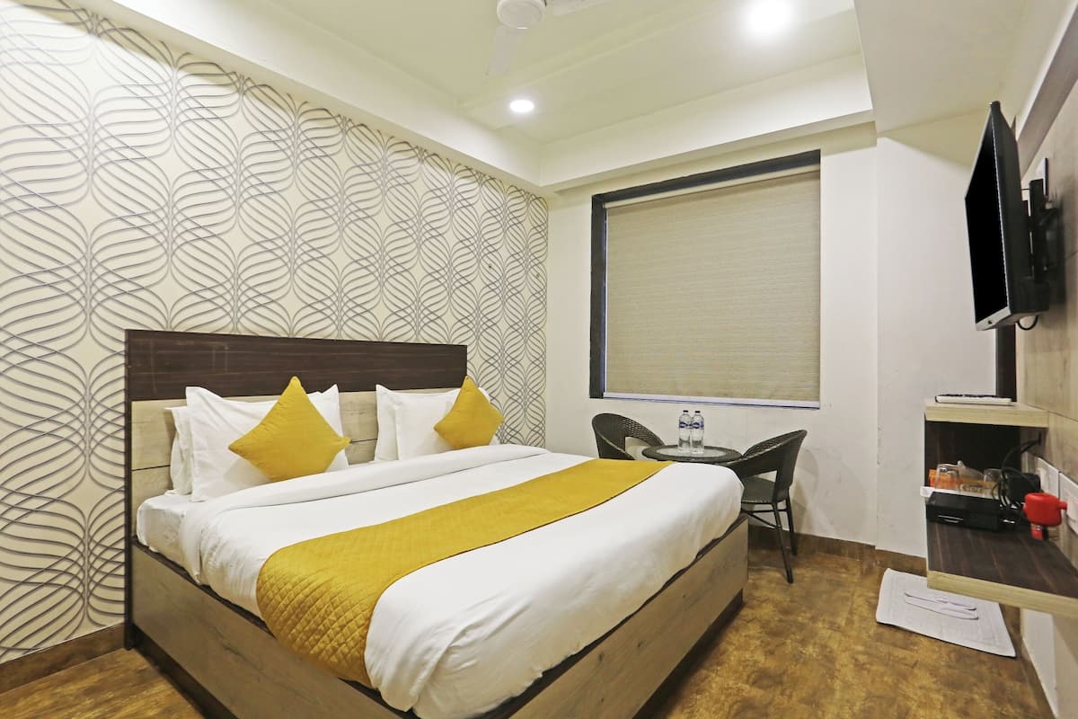 Kamar Double Klasik, pemandangan kota | Seprai katun Mesir, seprai premium, selimut bulu angsa, dan busa memori