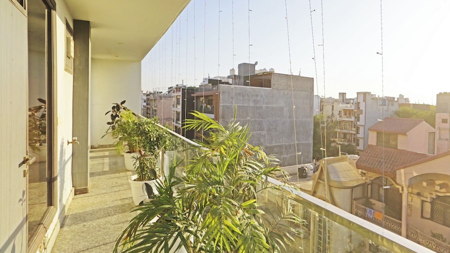 Hotel Aerostar Gold Near Yashobhoomi