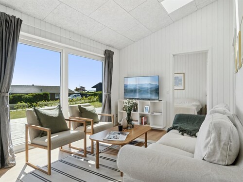 "Fabine" - 75m from the sea by Interhome