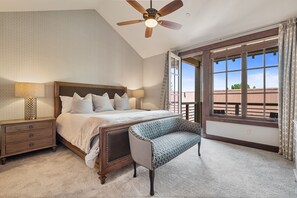 3 bedrooms, iron/ironing board, free WiFi, bed sheets - Book for Holidays! Ski-in/Ski-out Access, Hot Tub, Grill and Resort Amenities! (Park City)