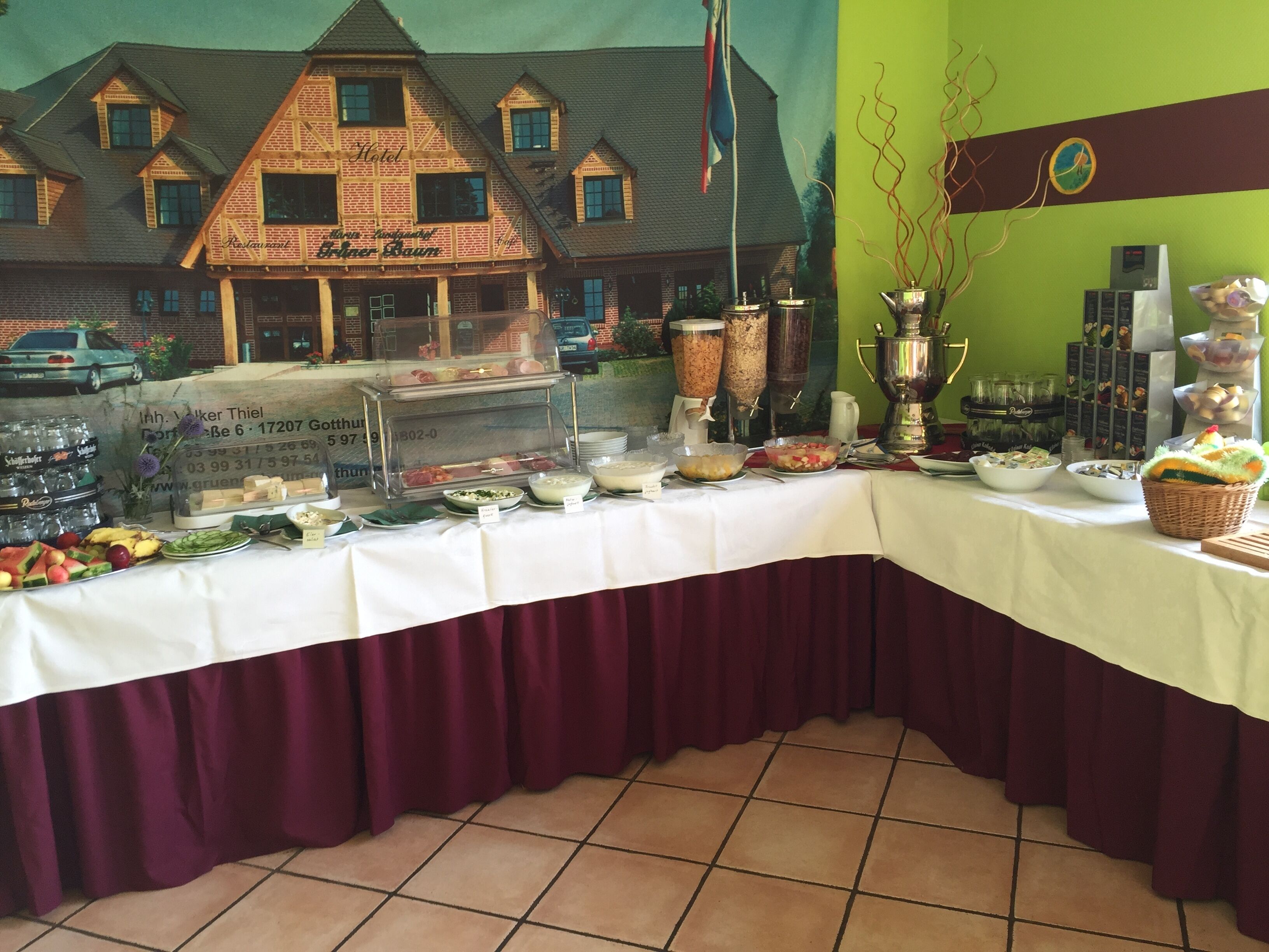 Tägliches inbegriffenes Frühstücksbuffet