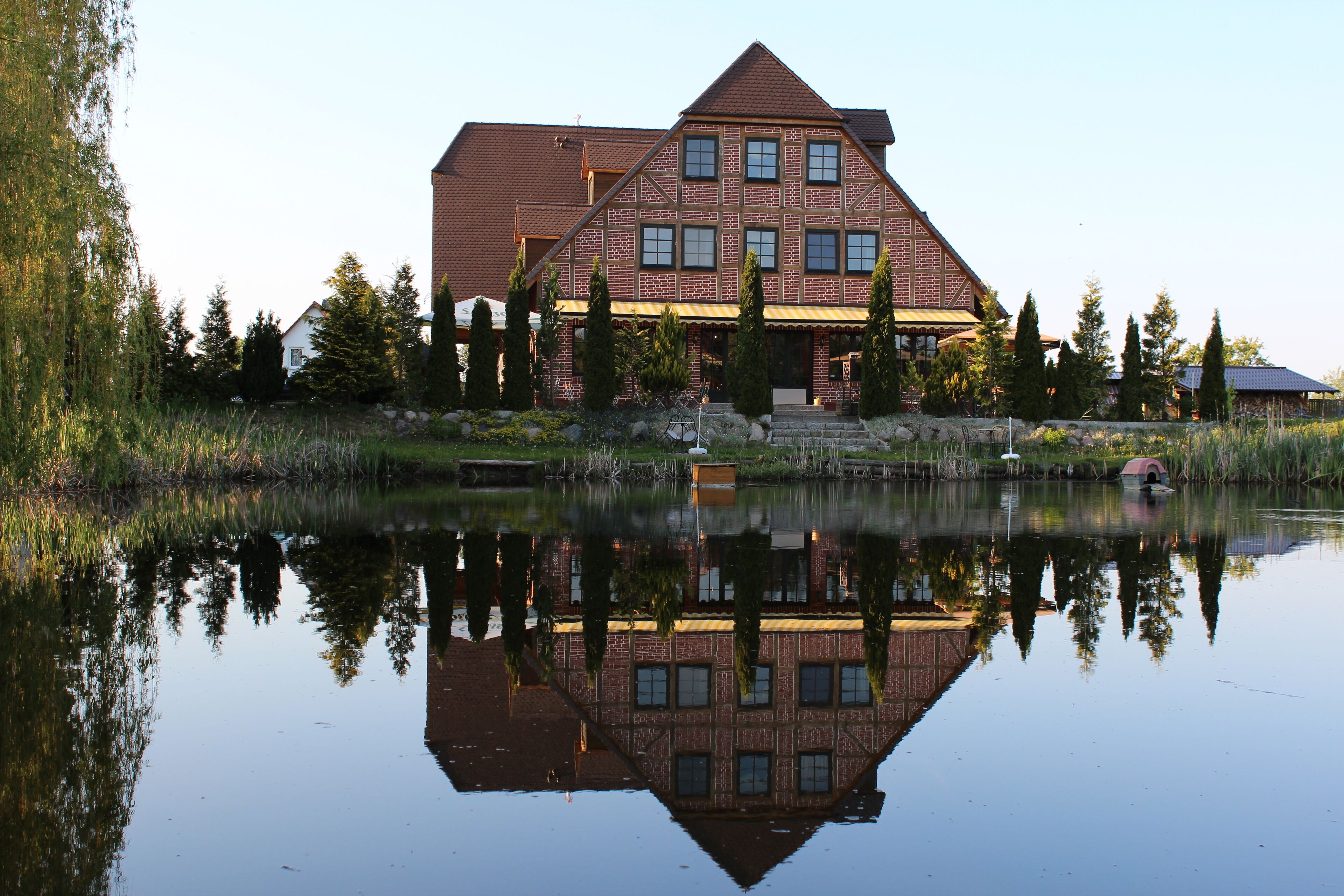 المنشأة من الخارج