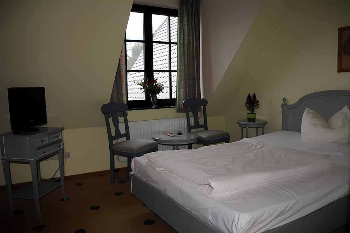 Basic Single Room