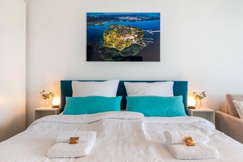 Mainaublick Apartment – Comfort on Lake Constance with Sauna, Pool & Balcony View of Mainau