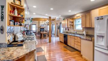 Fridge, microwave, oven, dishwasher