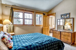 7 bedrooms, iron/ironing board, travel cot, free WiFi - Mountain Meadow Lodge • Dog-Friendly • Hot Tub (Frisco)