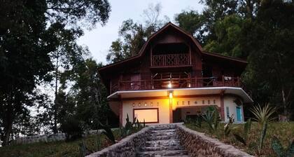 Bukit Lawang Wonderful bed & breakfast Rimba House in Batu Kapal North Sumatra
