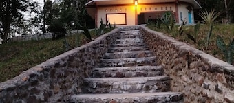 Bukit Lawang Wonderful bed & breakfast Rimba House in Batu Kapal North Sumatra