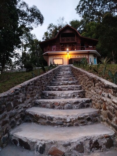 Bukit Lawang Wonderful bed & breakfast Rimba House in Batu Kapal North Sumatra