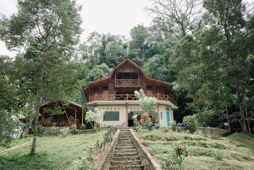 Bukit Lawang Wonderful bed & breakfast Rimba House in Batu Kapal  North Sumatra