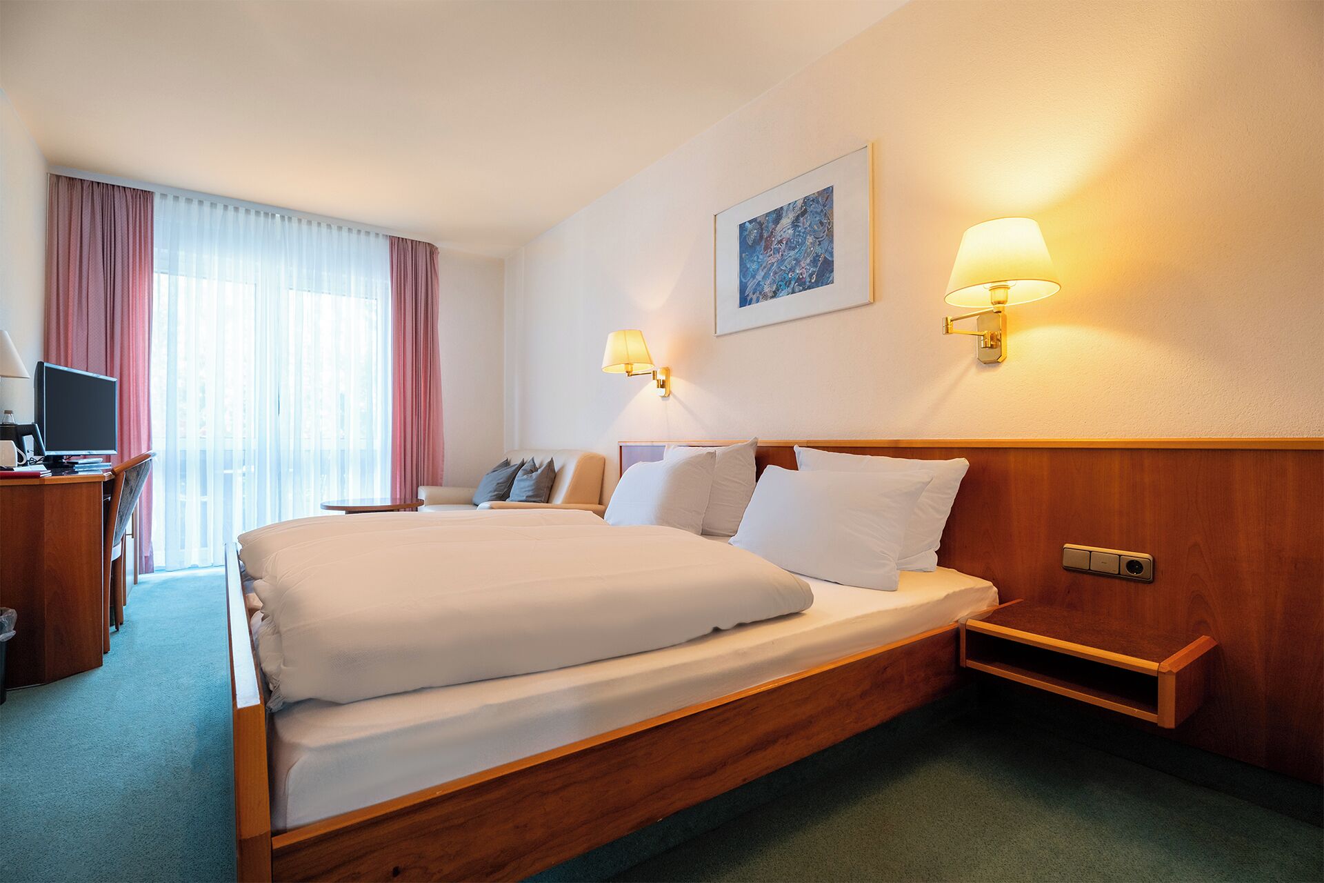 Habitación estándar con 1 cama matrimonial o 2 individuales | Escritorio y wifi gratis 