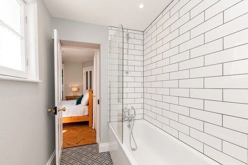 Trinity Garden Apartment – Steps from Margate’s Old Town & Beaches - Christmas Availability