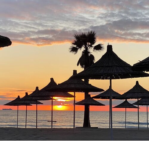 Bed&Breakfast 2 double rooms, 1 apartment / 8 persons by the sea