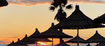 Bed&Breakfast 2 double rooms, 1 apartment / 8 persons by the sea