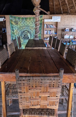 Table de tennis de table, livres