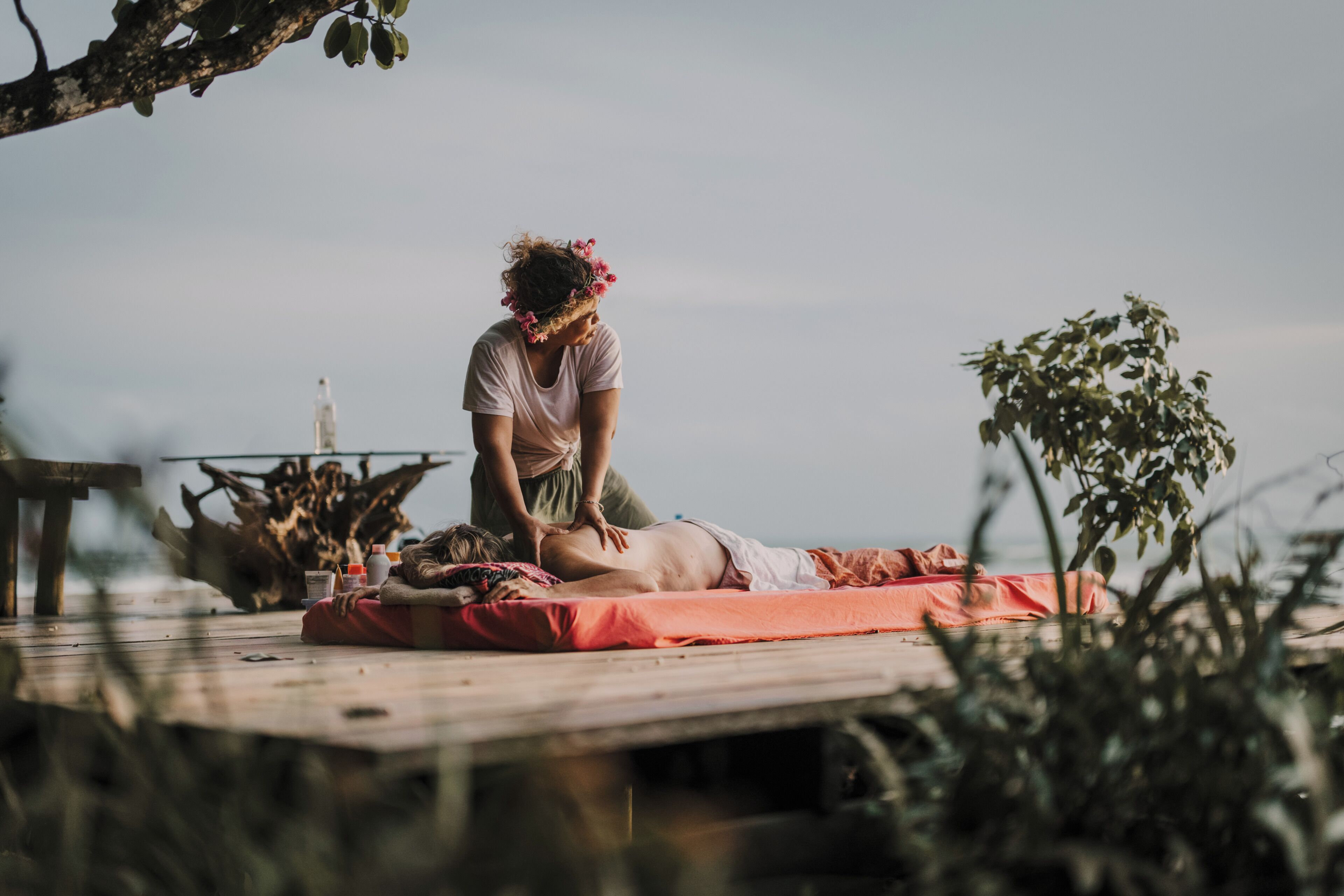 Massagens musculares profundas, massagens na praia
