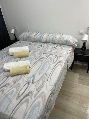 Desk, laptop workspace, free WiFi