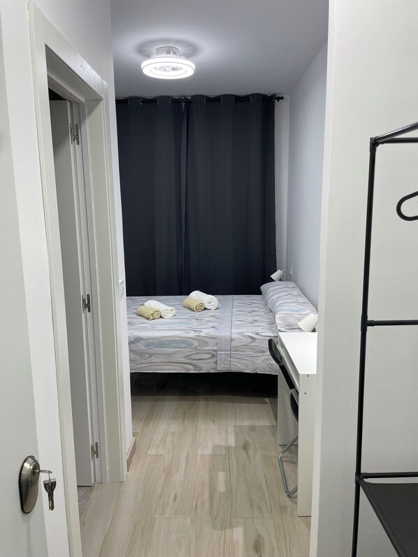 Desk, laptop workspace, free WiFi