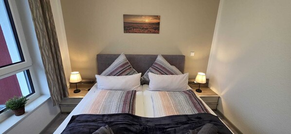 1 habitación, caja de seguridad en la habitación y cuna de viaje 