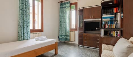 3 camere, ferro/asse da stiro