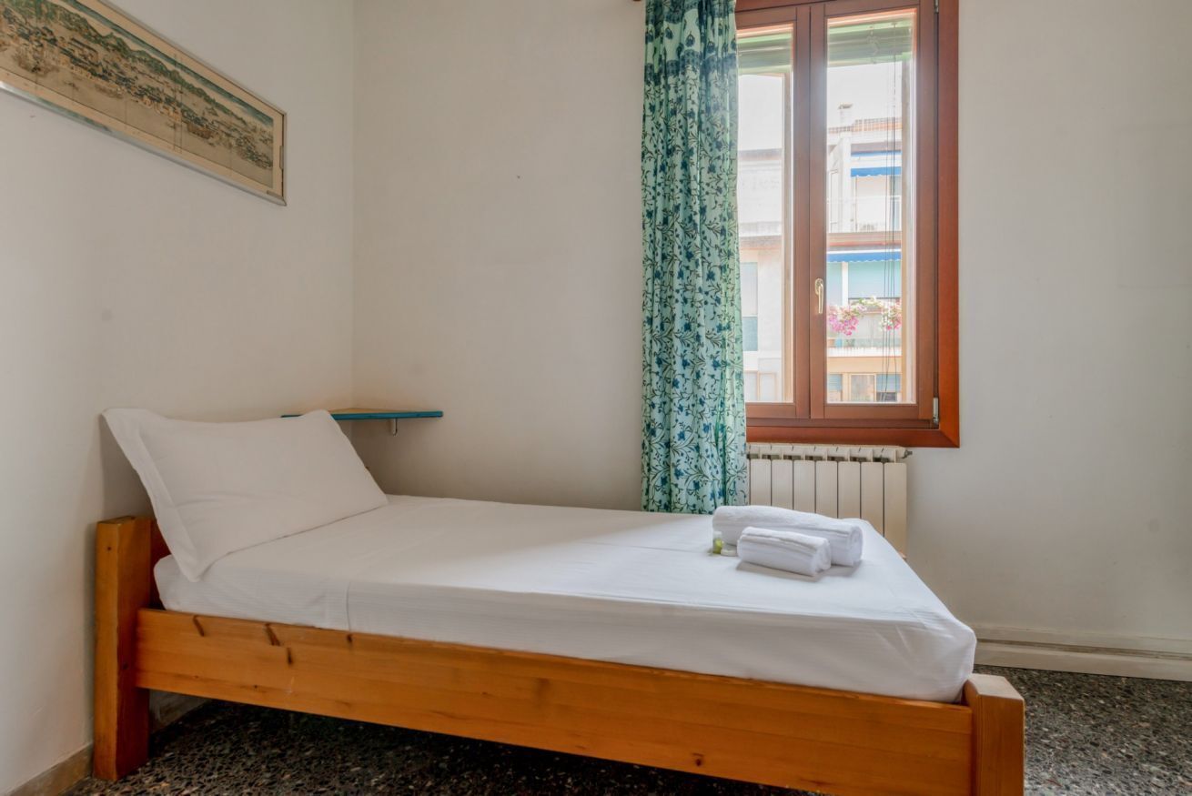 3 bedrooms, iron/ironing board