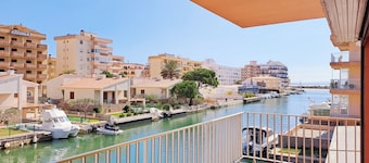 APARTMENT 3
