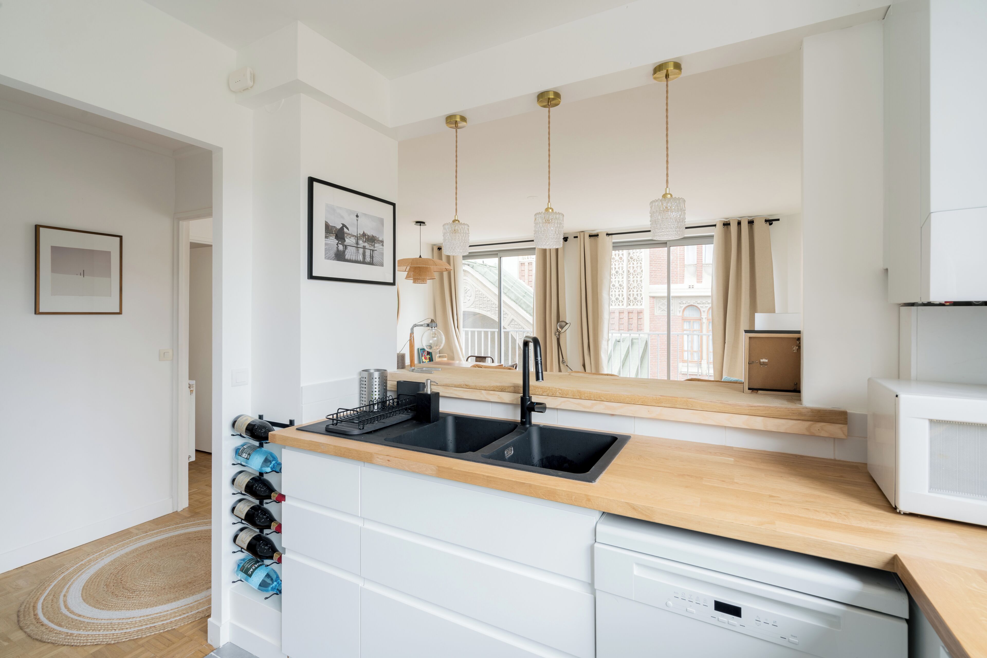 Køleskab, mikrobølgeovn, opvaskemaskine, brødrister