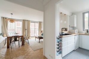 Fridge, microwave, oven, dishwasher