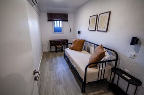 2 chambres, fer et planche Ă repasser, accĂšs Internet, draps fournis