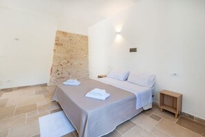 1 bedroom, travel crib - Casa Annamaria 1 by Rentbeat (Ostuni)